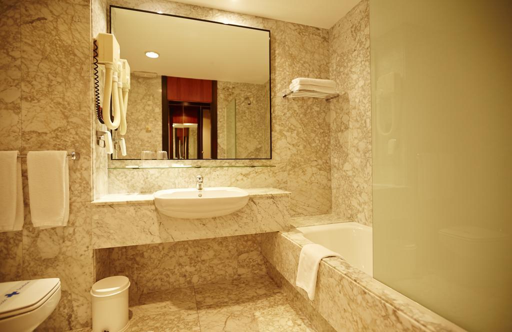 New Hotel Οβιέδο Εξωτερικό φωτογραφία